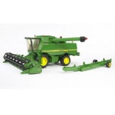 2132 Bruder maaidorser john deere